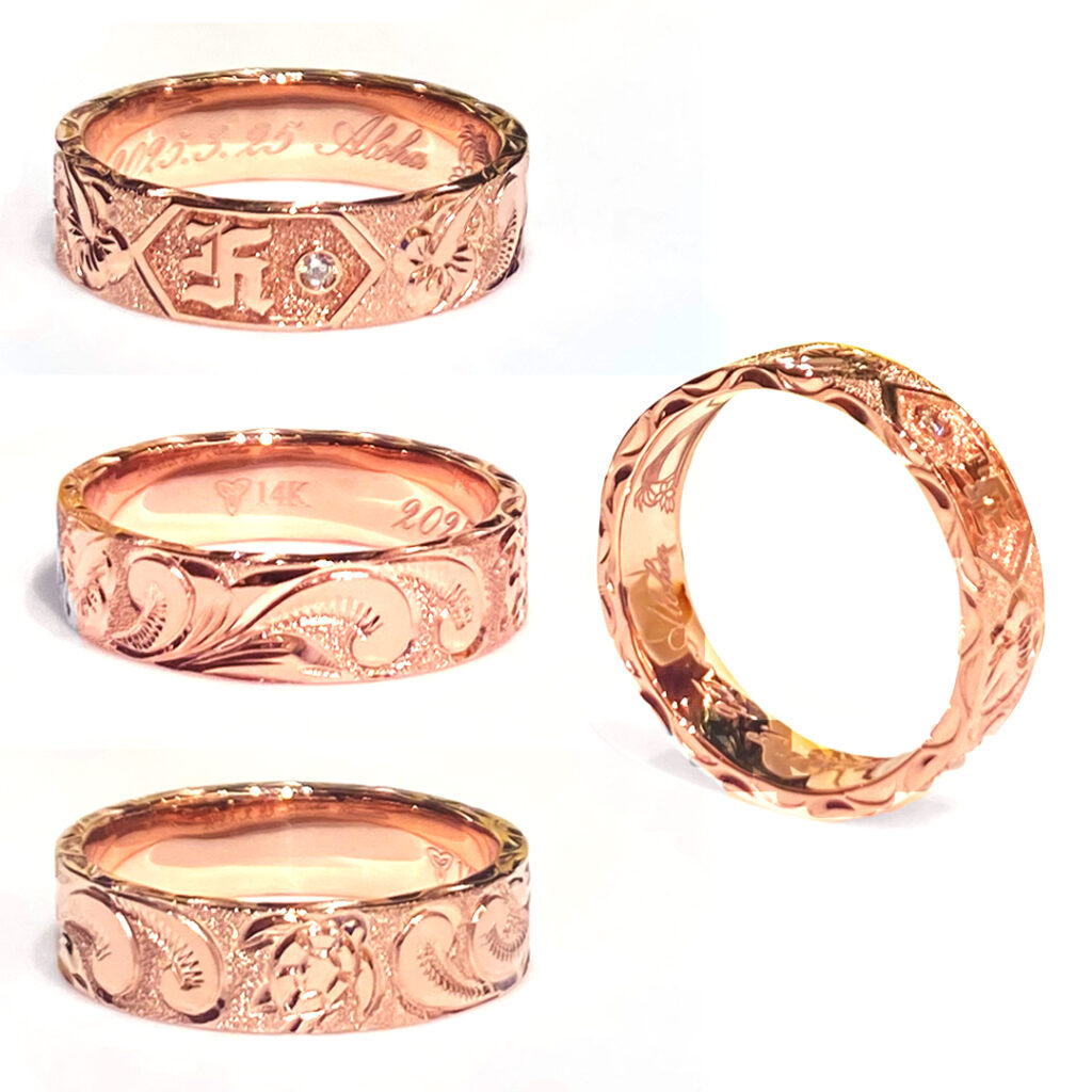 H.H.様は、肌に馴染む14金のピンクゴールドの地金のお素材でエッジの効いた平打ちのフラットの形状の5mm幅をお選びいただきました。
&nbsp;
メインの手彫りは”愛と未来への希望”という意味を持つ「プリンセス」を。
また、ポイント彫りとしてイニシャル彫り「H」の両サイドに”神に捧げる花”とされ、”美しい未来”という意味をもつ「ハイビスカス」のお花と、イニシャル彫りの反対側に”幸運を呼ぶ海の守り神”とされるウミガメの「シータートル」を刻まれました。
&nbsp;
更に、側面彫りとして、絶え間なく幸せを運び込む永遠の象徴である波の「スクロール」を彫り込み、より一層存在感ある印象に。
